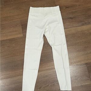 BuffBunny White Beige Leggings